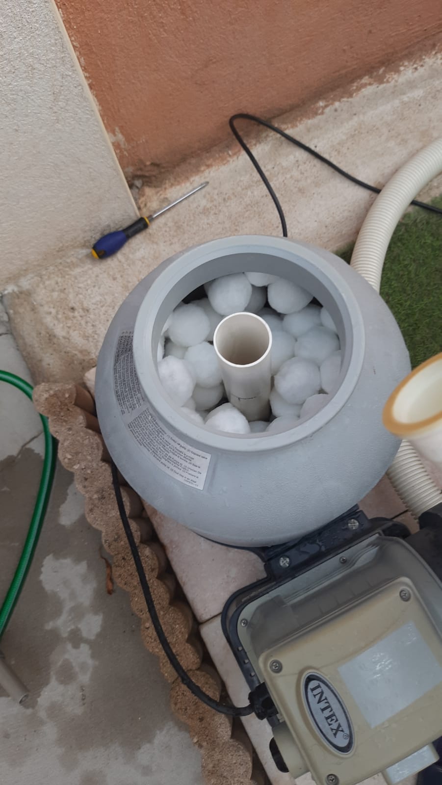 Que valent vraiment les balles filtrantes pour piscine ? Notre verdict